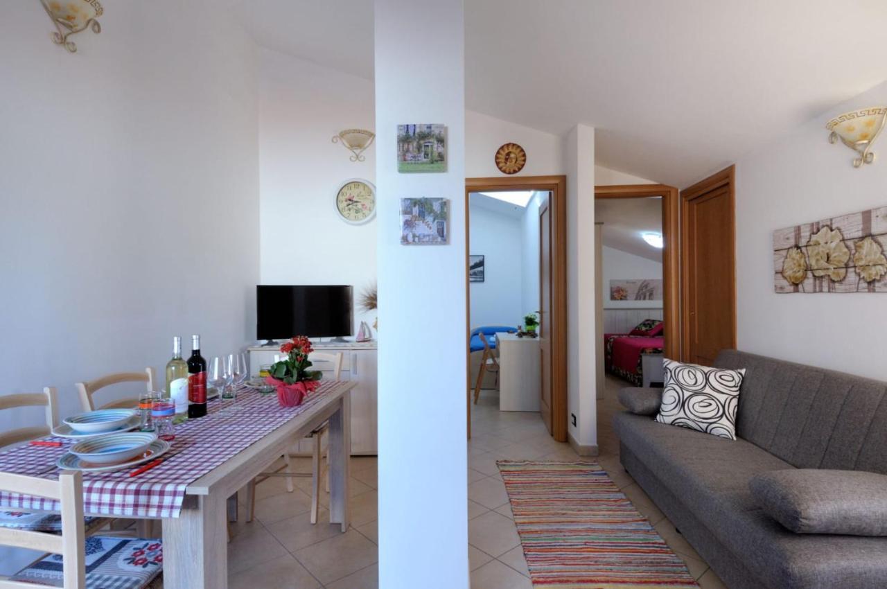 Casa Vacanze Ammentos Olmedo Luaran gambar