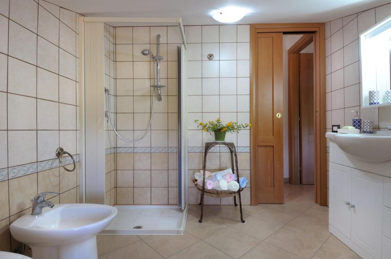 Casa Vacanze Ammentos Olmedo Luaran gambar