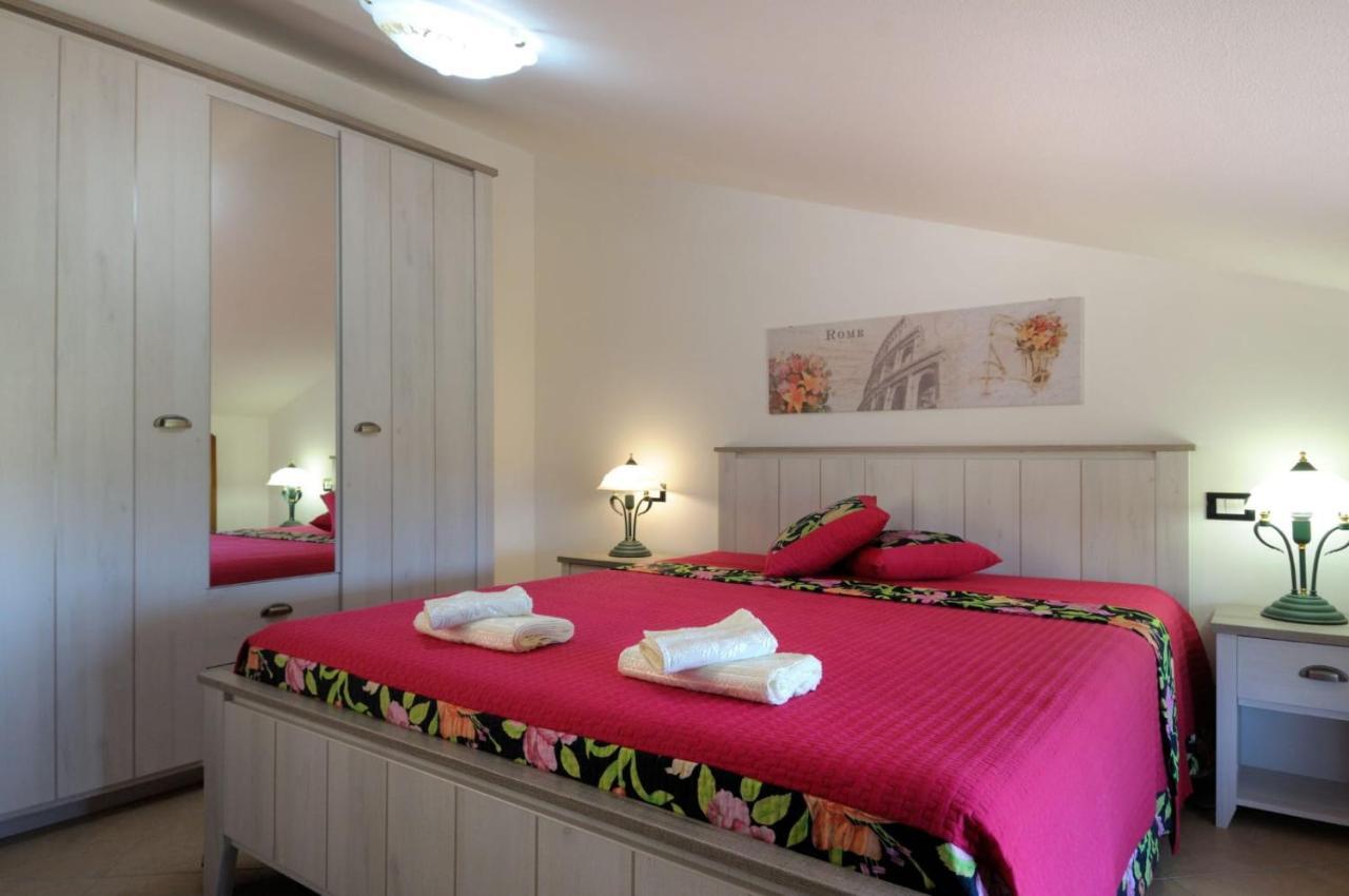 Casa Vacanze Ammentos Olmedo Luaran gambar